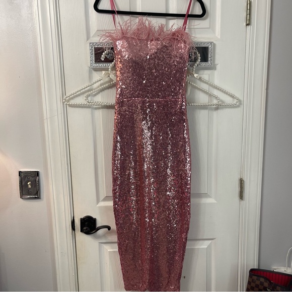 B Darlin Dresses & Skirts - Pink Sequin Feather Trim Dress
